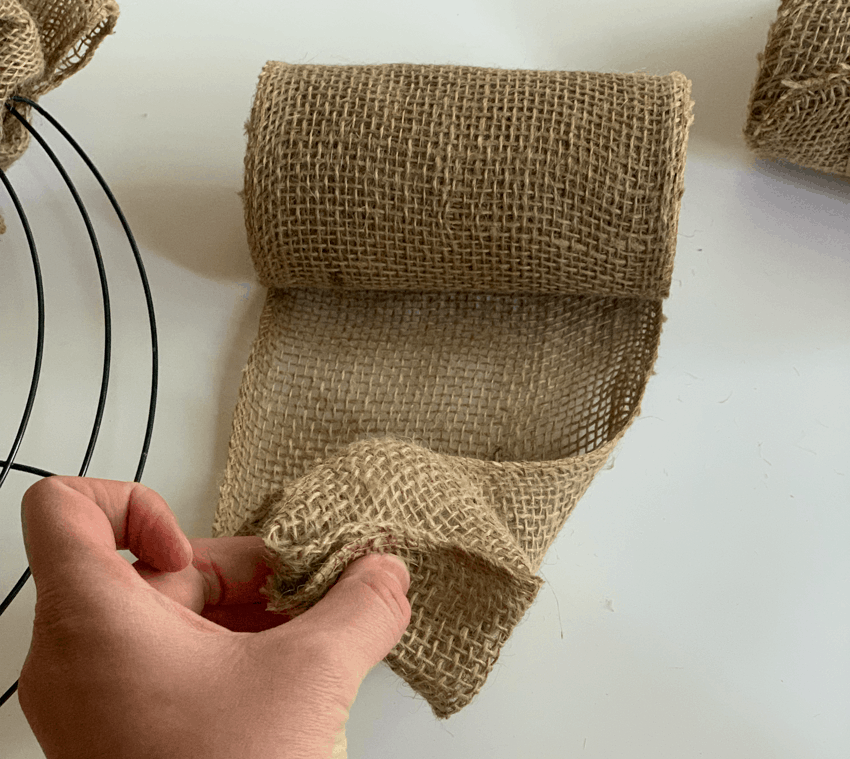How to Make A burlap Wreath The Easy Way