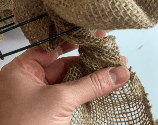 How to Make an Easy Fall Burlap Wreath - A Well Purposed Woman