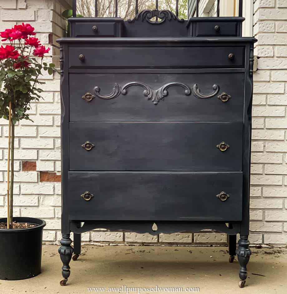 How to Paint Furniture with Black Chalk Paint: Part 2 - A Well Purposed  Woman