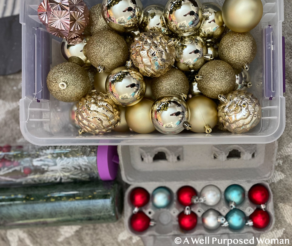 How to Organize Christmas Decorations (Free Storage Labels) | 4 ...